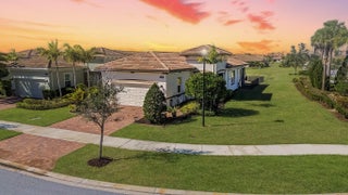 Photo of Listing #R11156316