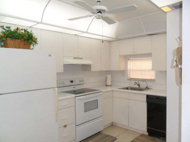 3 of 34 - 681 S Hollybrook Drive #105, Pembroke Pines, FL
