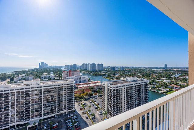 1985 S Ocean Drive #pha, Hallandale Beach