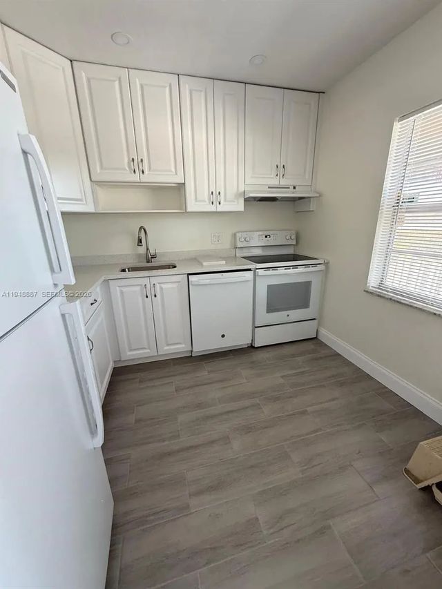 3 of 21 - 7200 Nw 4th Place #201, Margate, FL