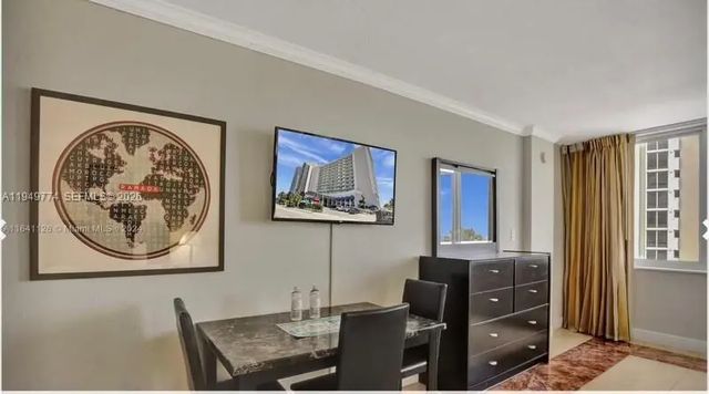 3 of 10 - 19201 Collins Avenue #422, Sunny Isles Beach, FL