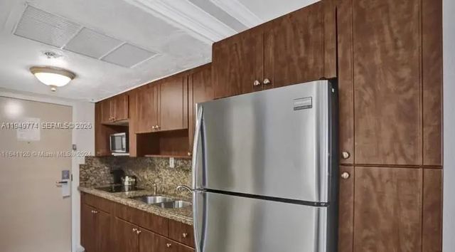 4 of 10 - 19201 Collins Avenue #422, Sunny Isles Beach, FL