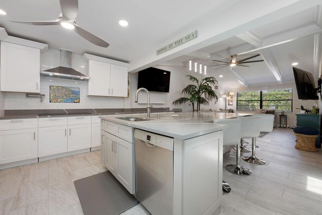 3 of 28 - 7 Ridge Pointe Drive #c, Boynton Beach, FL