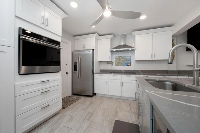 4 of 28 - 7 Ridge Pointe Drive #c, Boynton Beach, FL
