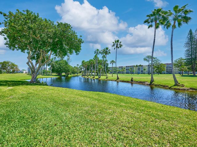 3597 Birdie Drive #202c, Lake Worth