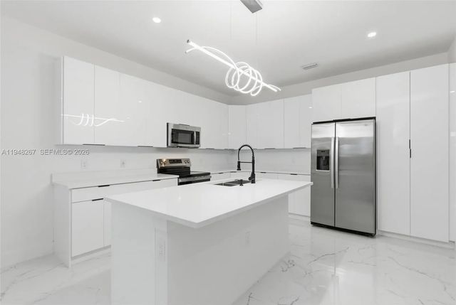 2 of 35 - 161 Blackstone Drive, Fort Myers, FL