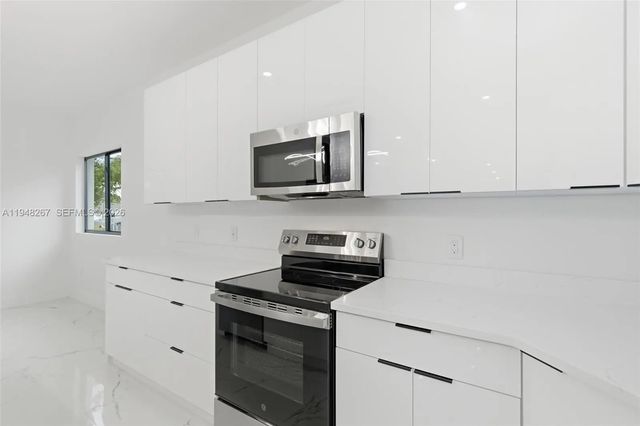 3 of 35 - 161 Blackstone Drive, Fort Myers, FL