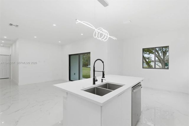 4 of 35 - 161 Blackstone Drive, Fort Myers, FL