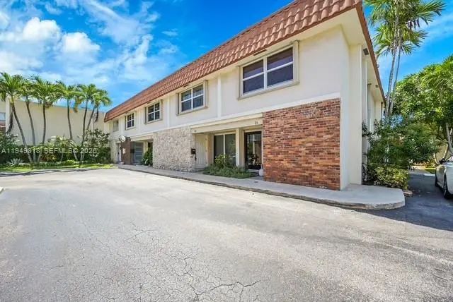 2 of 18 - 5555 N Ocean Boulevard #20, Lauderdale-By-The-Sea, FL