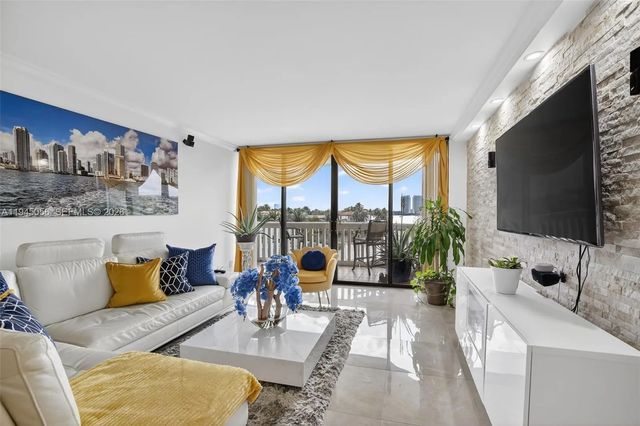 2 of 57 - 1000 Island Boulevard #312, Aventura, FL