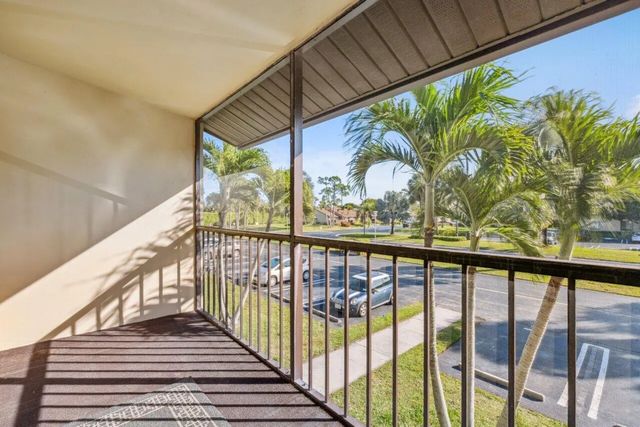 618 Sea Pine Way #a2, Greenacres