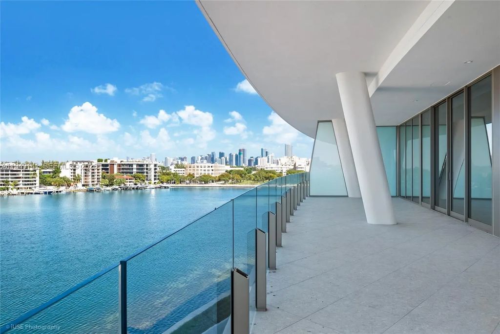 5 Grove Isle Drive #s503, Miami