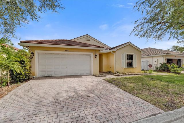 3 of 66 - 4966 Sw 33rd Terrace, Hollywood, FL