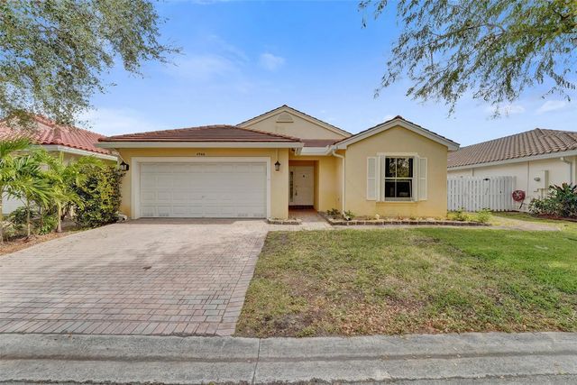 4 of 66 - 4966 Sw 33rd Terrace, Hollywood, FL