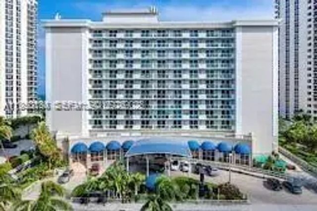 3 of 7 - 19201 Collins Avenue #1033, Sunny Isles Beach, FL