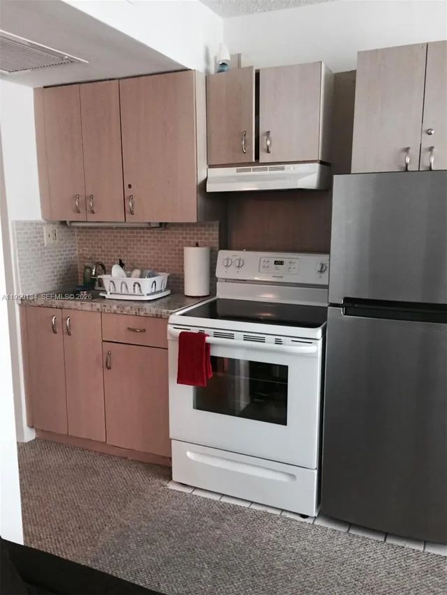 4 of 7 - 19201 Collins Avenue #1033, Sunny Isles Beach, FL