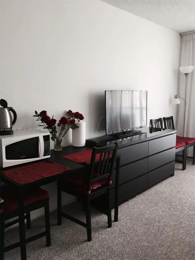 5 of 7 - 19201 Collins Avenue #1033, Sunny Isles Beach, FL