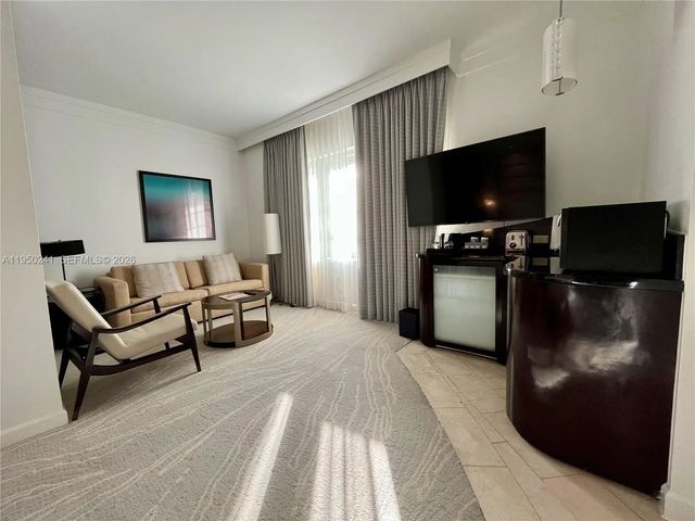 5 of 20 - 4391 Collins Avenue #419, Miami Beach, FL