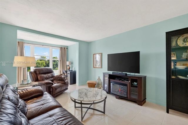 3 of 31 - 2801 Somerset Drive #408, Lauderdale Lakes, FL