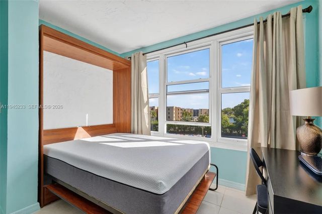 5 of 31 - 2801 Somerset Drive #408, Lauderdale Lakes, FL
