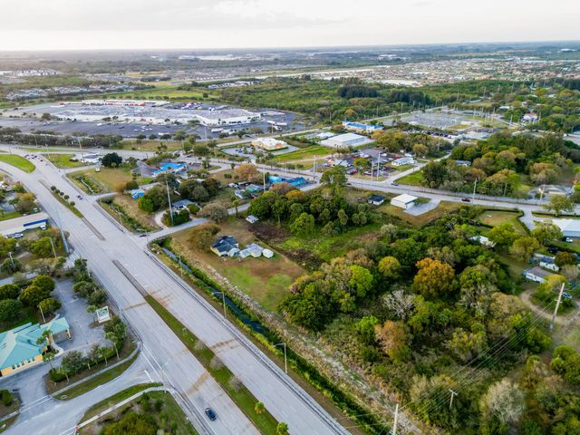3 of 7 - 2111 S 37th Street, Fort Pierce, FL