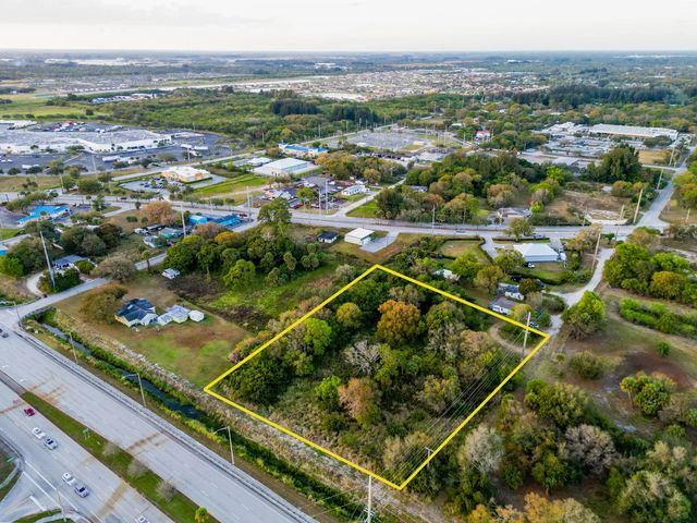 4 of 7 - 2111 S 37th Street, Fort Pierce, FL