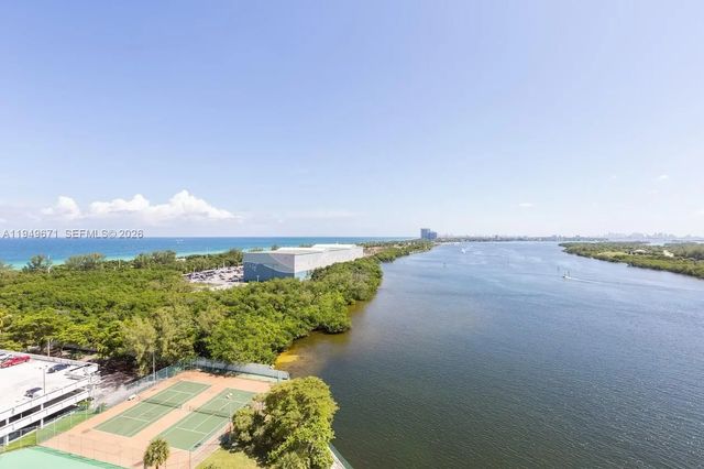4 of 22 - 300 Bayview Drive #802, Sunny Isles Beach, FL