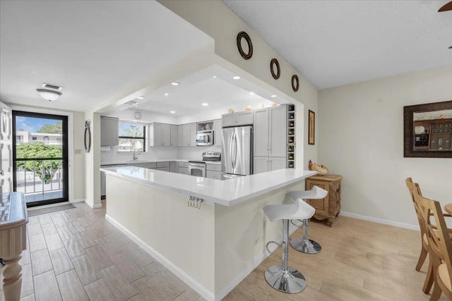 Photo of Listing #R11156662