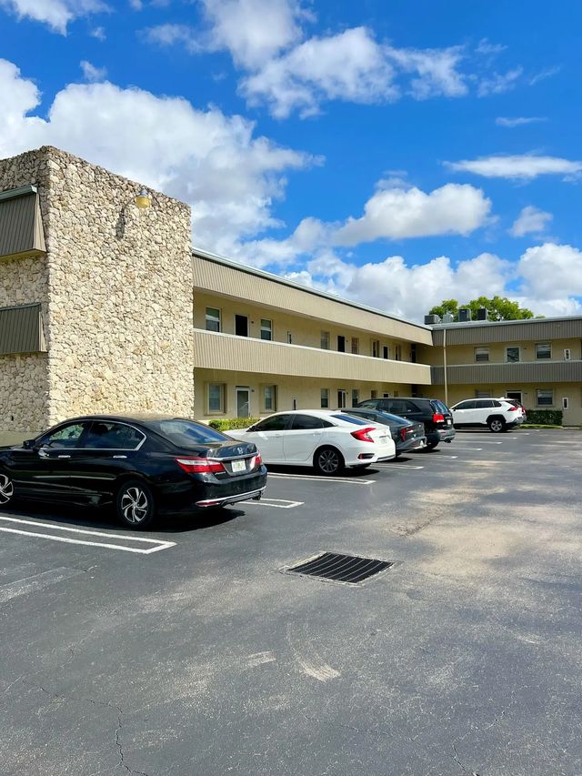 2 of 21 - 126 Sparrow Drive #19a, Royal Palm Beach, FL