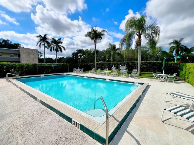 5 of 21 - 126 Sparrow Drive #19a, Royal Palm Beach, FL