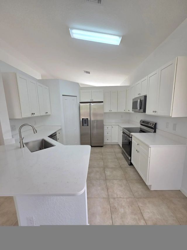 3 of 28 - 6204 Spring Lakes Terrace, Fort Pierce, FL