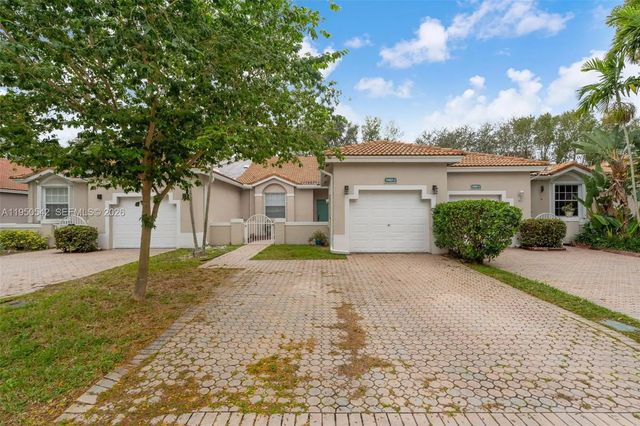 3 of 30 - 7980 S Aragon Boulevard #2, Sunrise, FL
