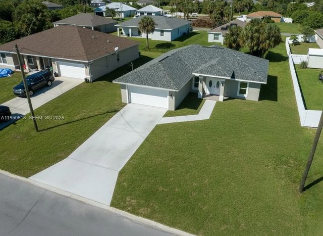 8038 Sunrise Circle, LaBelle