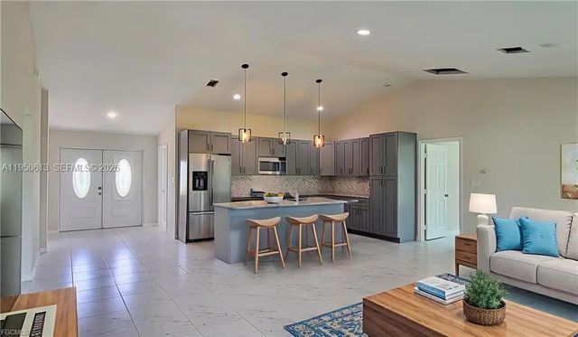 4 of 12 - 8038 Sunrise Circle, LaBelle, FL