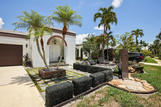 6590 Fountains Circle, Lake Worth
