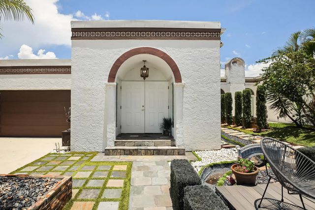 2 of 51 - 6590 Fountains Circle, Lake Worth, FL