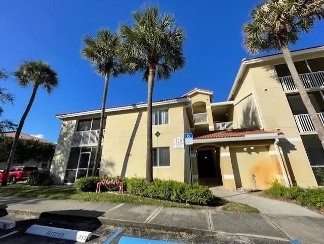 3 of 32 - 470 S Park Road #302, Hollywood, FL