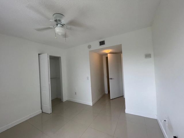 5 of 32 - 470 S Park Road #302, Hollywood, FL