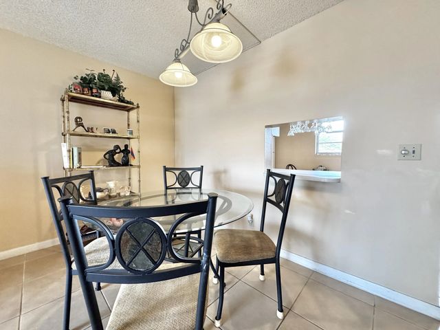 5 of 37 - 2515 Ne 2nd Court #315, Boynton Beach, FL