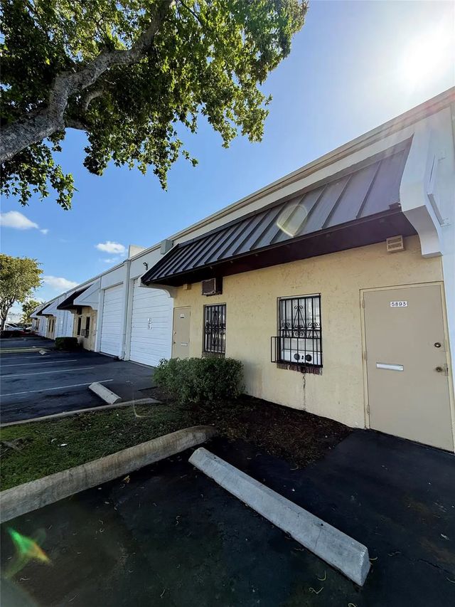 5853 Sw 21st Street, West Park