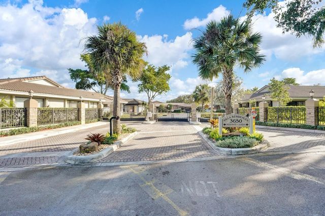 2 of 33 - 3650 N 36th Avenue #51, Hollywood, FL