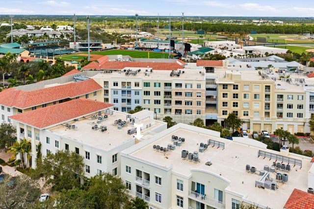 Photo of Listing #R11156936