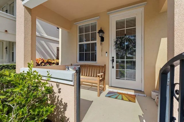 Photo of Listing #R11156939