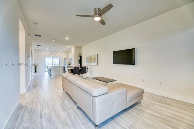 4 of 37 - 7831 Nw 104th Avenue #23, Doral, FL