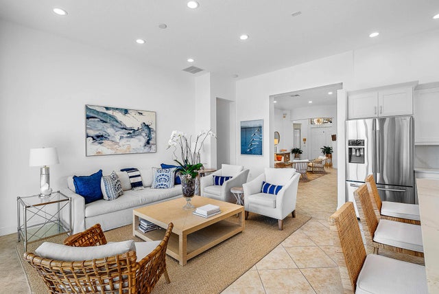 Photo of Listing #R11156956