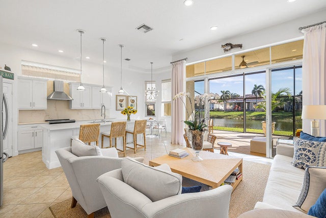 Photo of Listing #R11156956