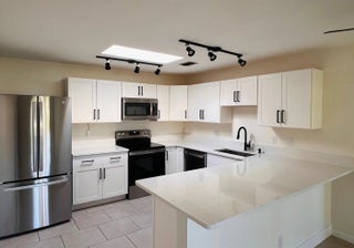 Photo of Listing #R11156969