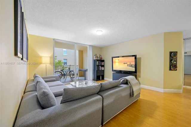 2 of 33 - 19555 E Country Club Drive #8303, Aventura, FL