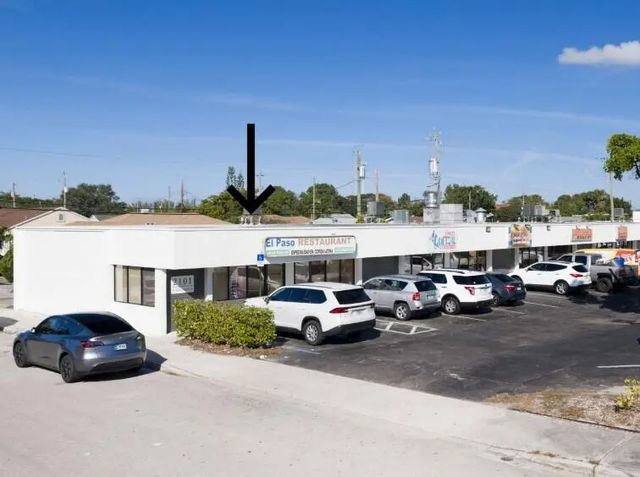 2 of 9 - 2101 N Dixie Highway #2101, Lake Worth Beach, FL