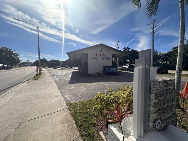 2 of 12 - 1790 N Andrews Square, Fort Lauderdale, FL